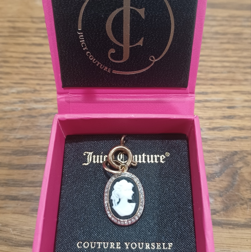 Juicy couture c-cameo charm